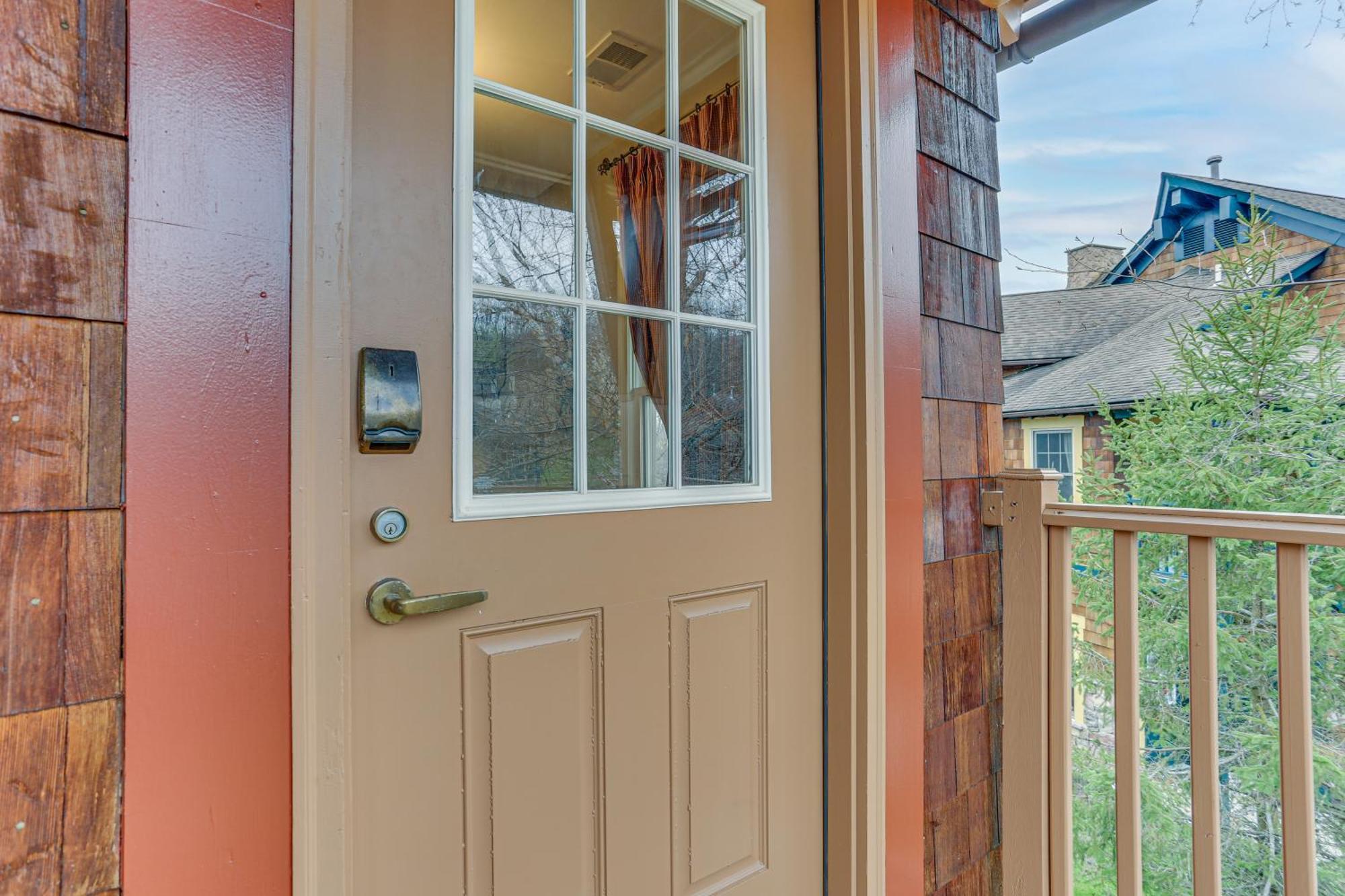 Spacious Condo With View Less Than 1 Mi To Mtn Creek Resort! Vernon Eksteriør bilde