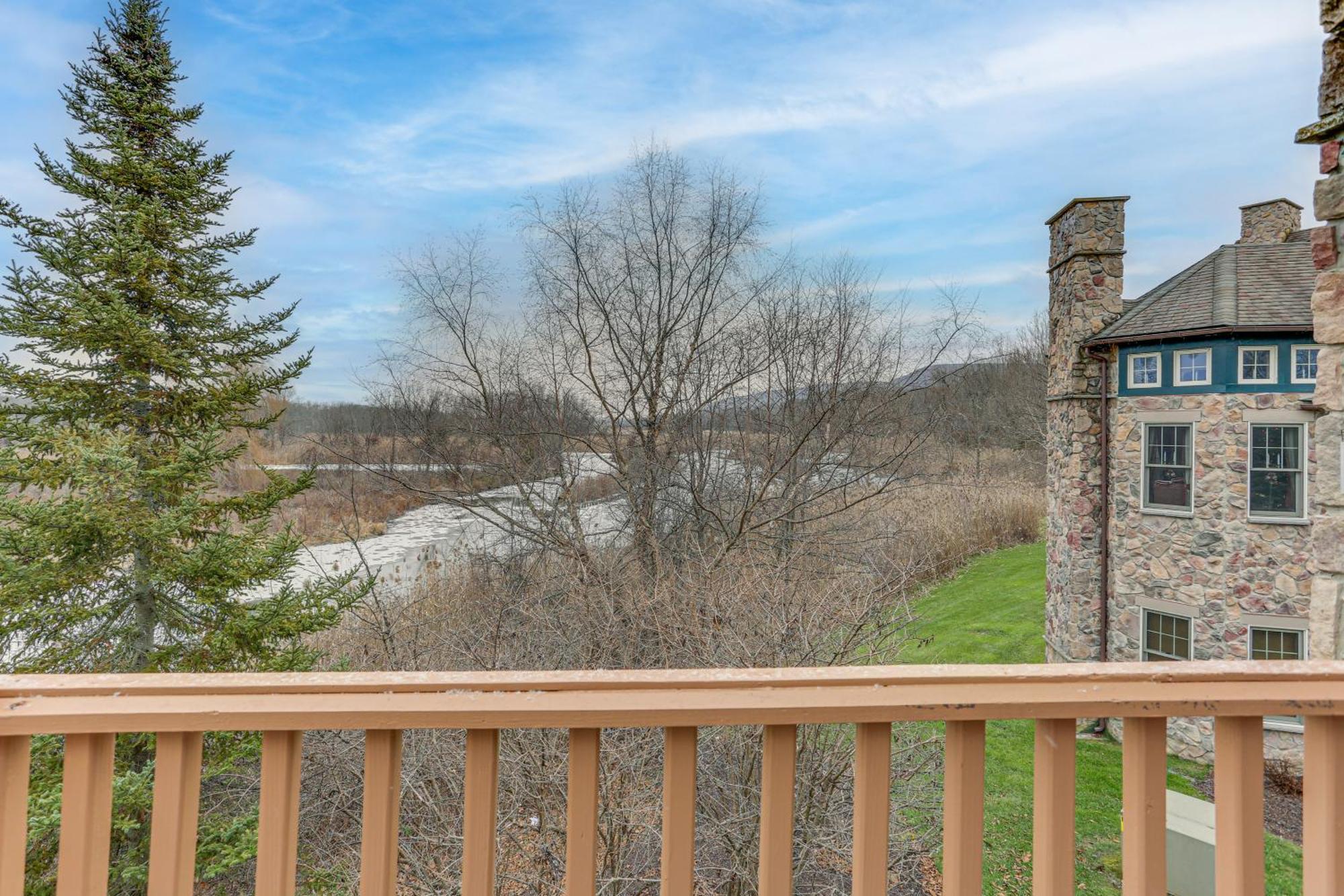 Spacious Condo With View Less Than 1 Mi To Mtn Creek Resort! Vernon Eksteriør bilde